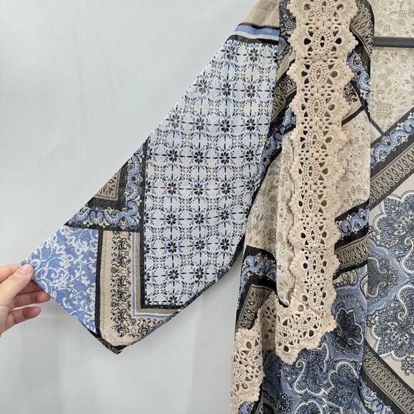 Catherines Patchwork Floral Crochet Sheer Kimono Topper 14/16W Blue Beige Boho - Picture 3 of 8